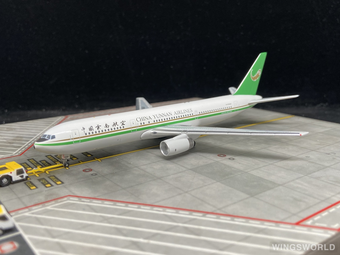 AeroClassics 1:400 AC18116 China Yunnan Airlines 中国云南航空 Boeing 767-300 B-2568