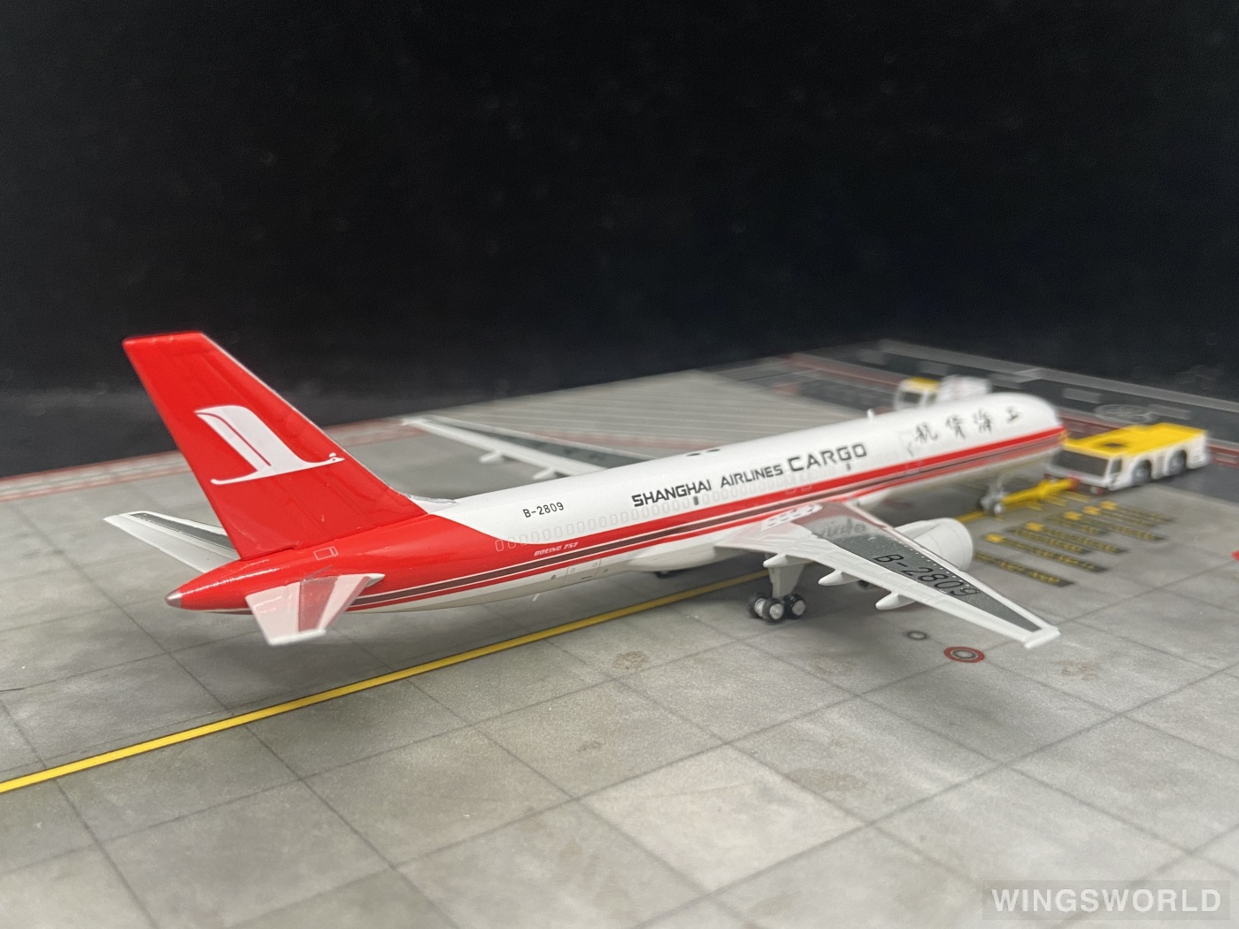 HYJLwings 1:400 HYJL57011 Shanghai Airlines 上海航空 Boeing 757-200 B-2809