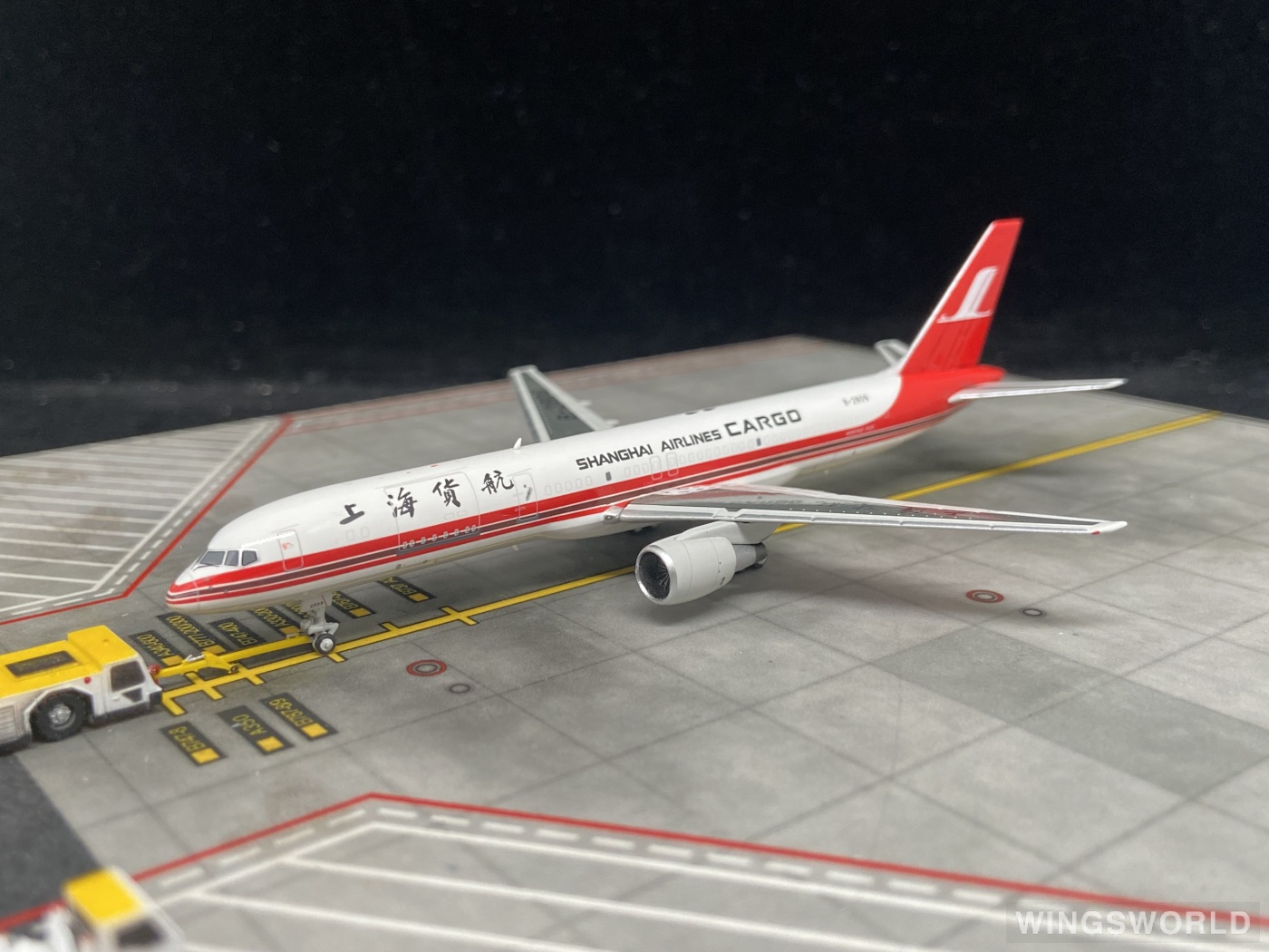 HYJLwings 1:400 HYJL57011 Shanghai Airlines 上海航空 Boeing 757-200 B-2809