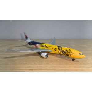 Malaysia Airlines 马来西亚航空 Airbus A330-300 9M-MTG  XX4483 JC Wings 1:400