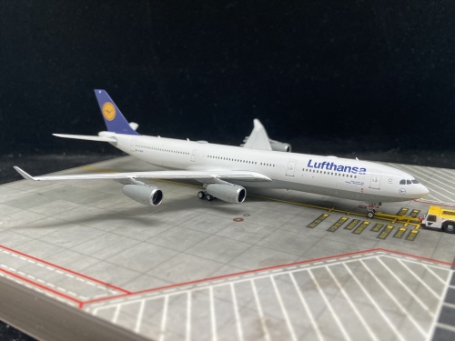☆AIR CHINA A340-300 フェニックス1/400 PH04579 Lufthansa 汉莎航空Airbus A340-300 D-AIGZ Phoenix 1