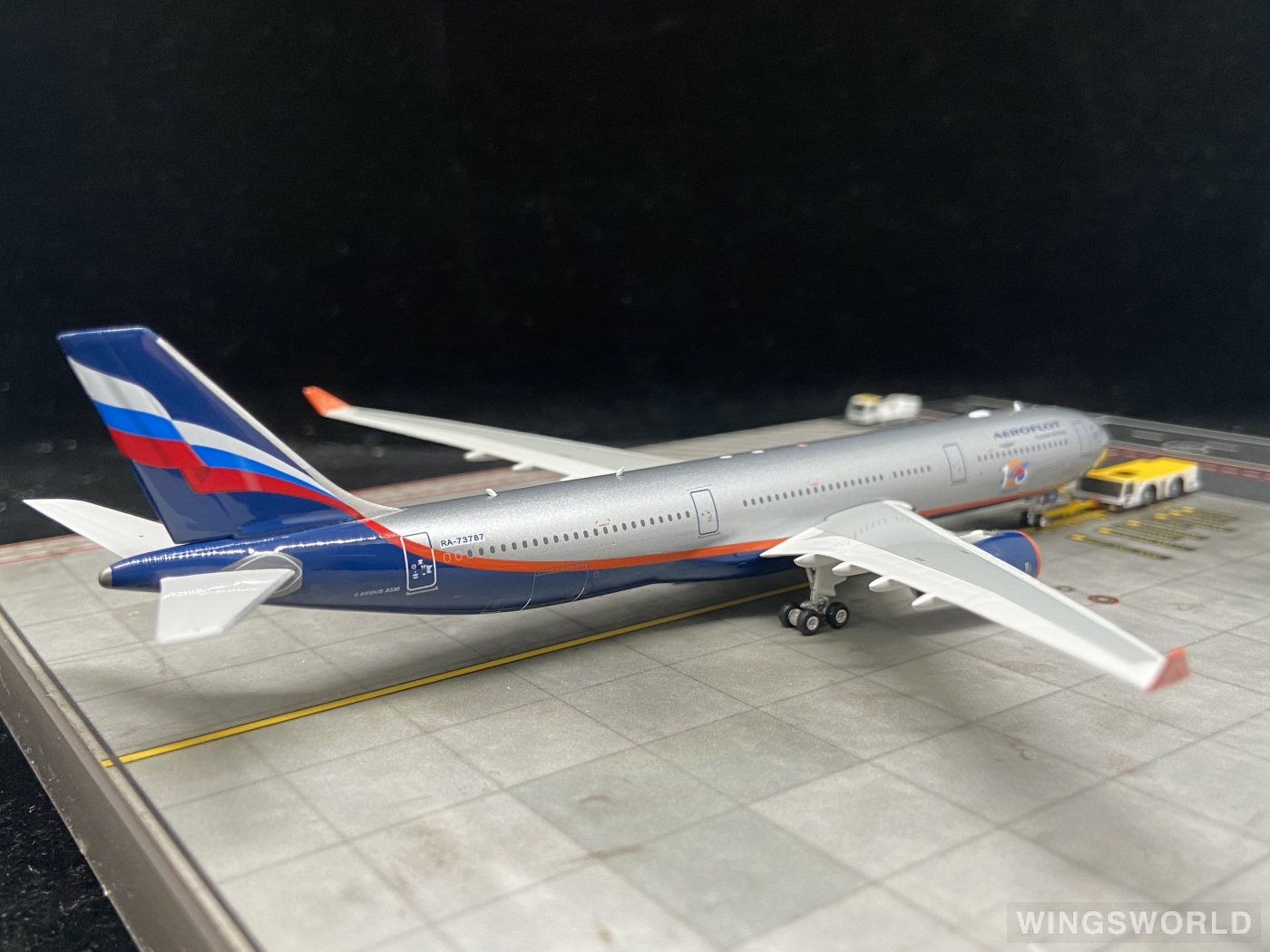 Phoenix 1:400 PH11875 Aeroflot 俄罗斯航空 Airbus A330-300 RA-73787