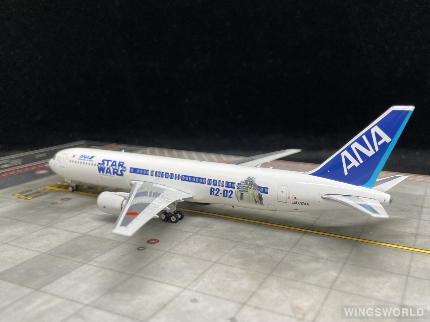 Phoenix 1:400 PH4JA604A ANA 全日空 Boeing 767-300 JA604A