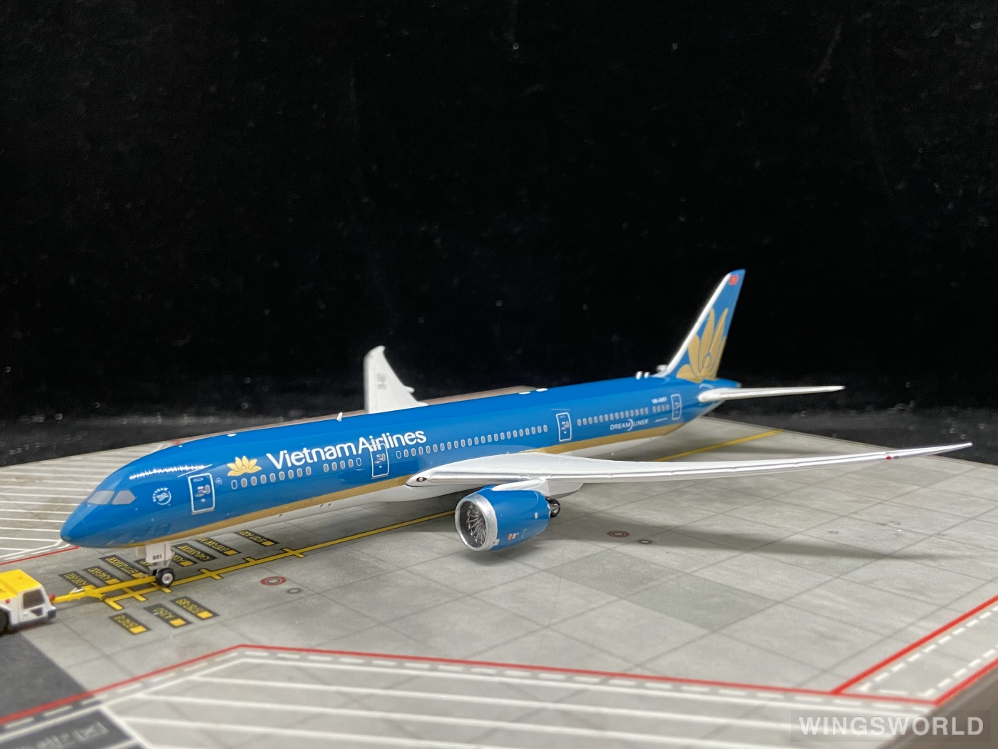 Phoenix 1:400 PH11136 Vietnam Airlines 越南航空 Boeing 787-9 VNA861