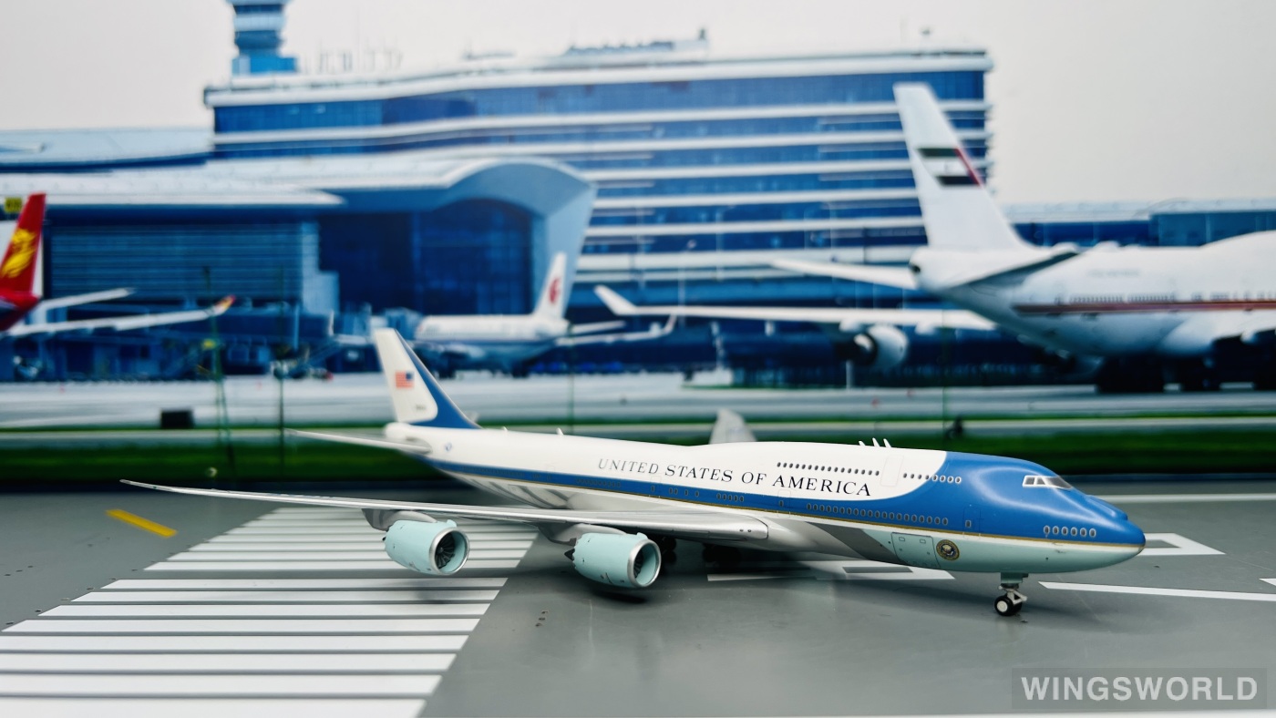 Geminijets 1:400 GJAFO1666 USAF 美国空军 Boeing 747-8i 38000