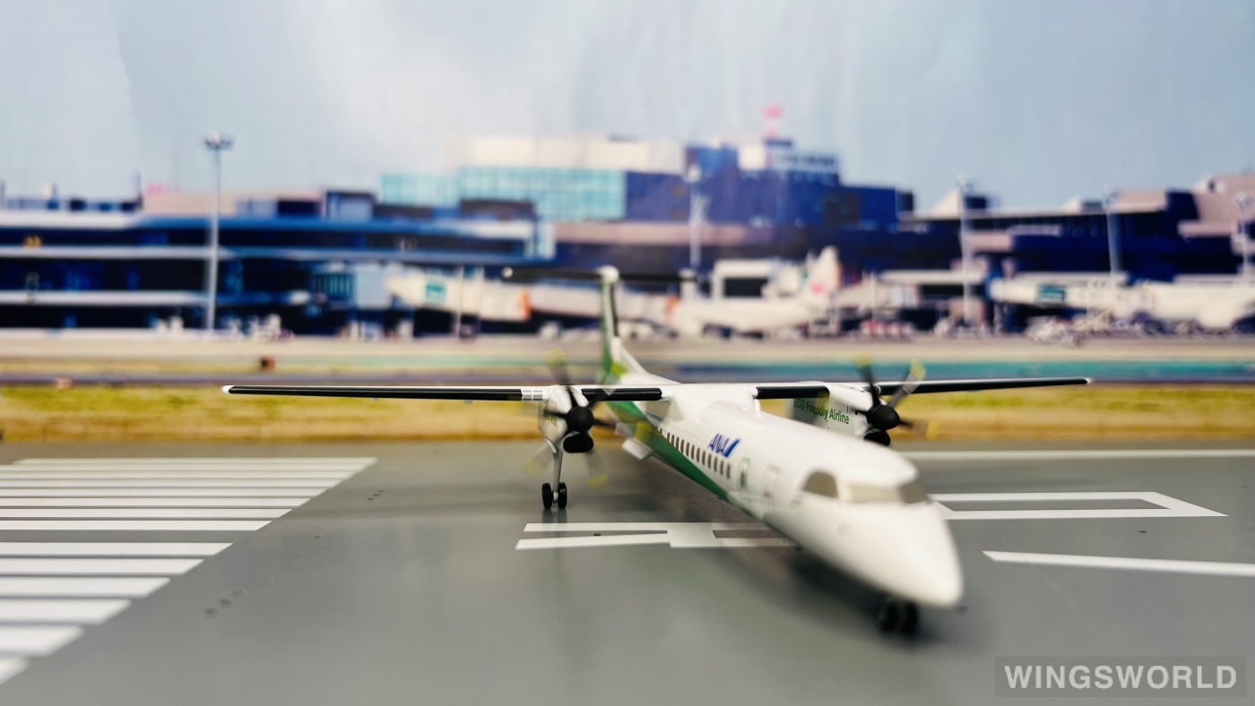 Hogan 1:200 DH28014 ANA 全日空 Bombardier Dash 8-400 JA857A