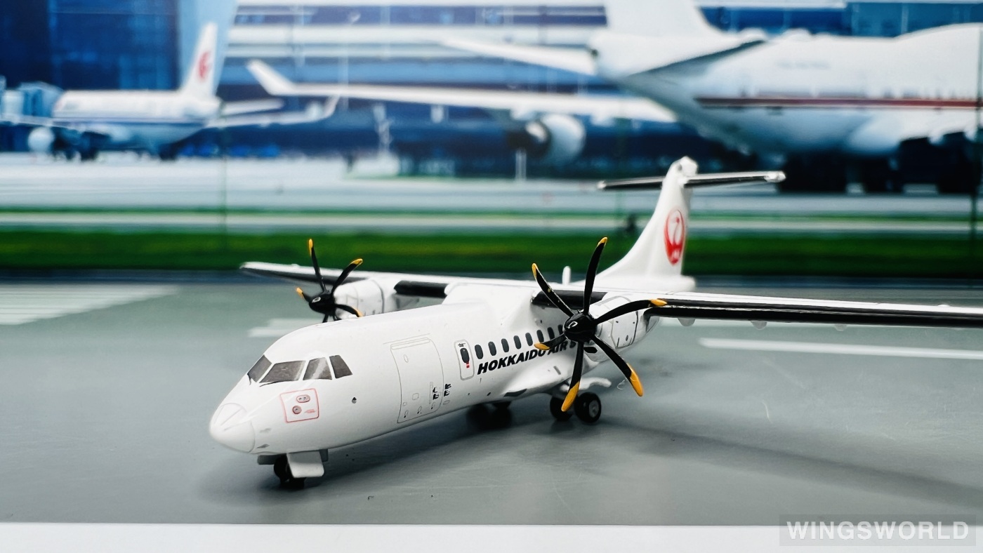 JC Wings 1:400 ATR 42 Hokkaido Air System 北海道空中系统EW4AT4005