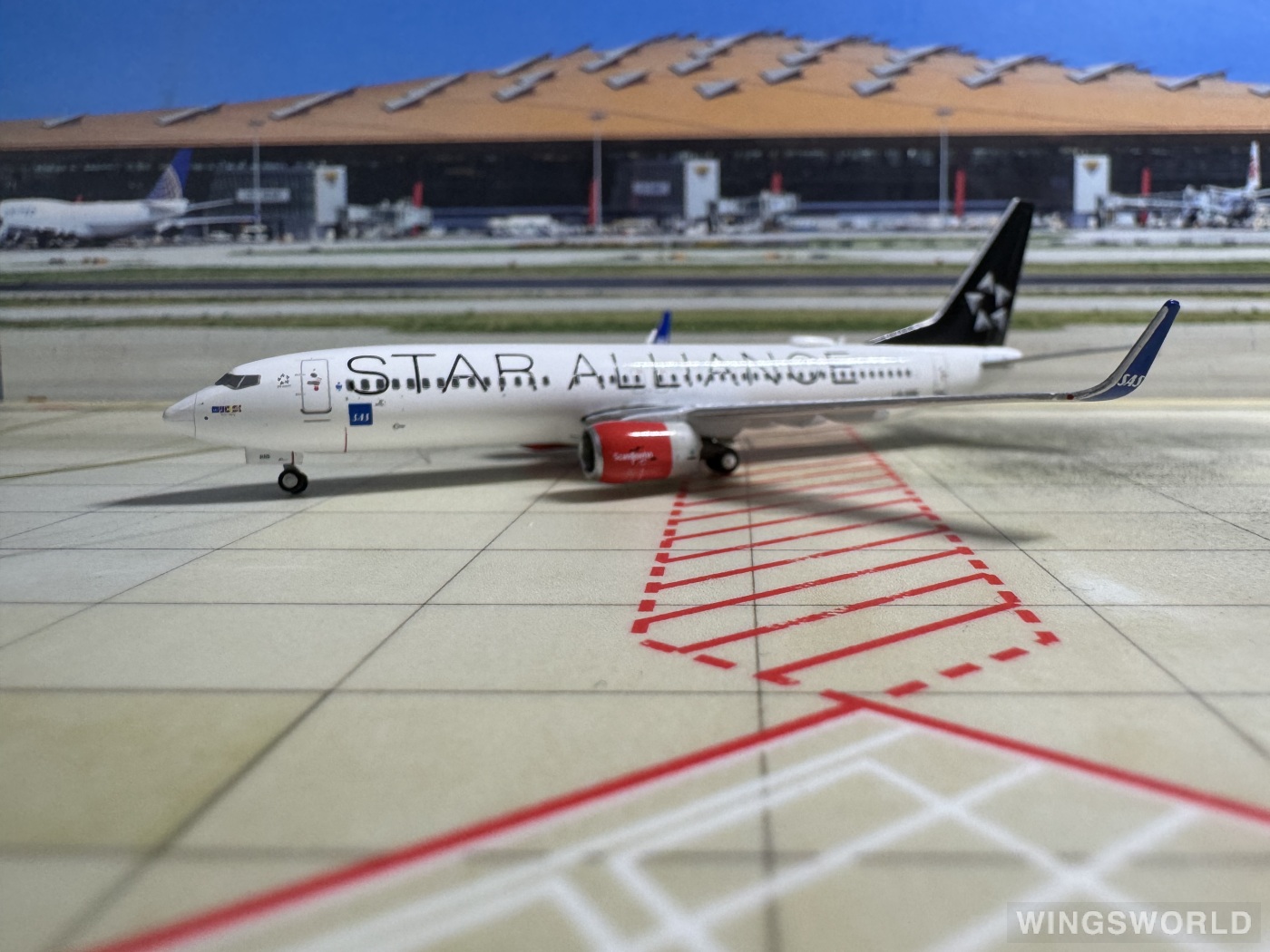 JC Wings 1:400 XX40022 SAS 北欧航空 Boeing 737-800 LN-RRE