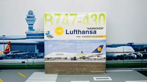 Lufthansa 汉莎航空 Boeing 747-400 D-ABVK 1990s colors. 