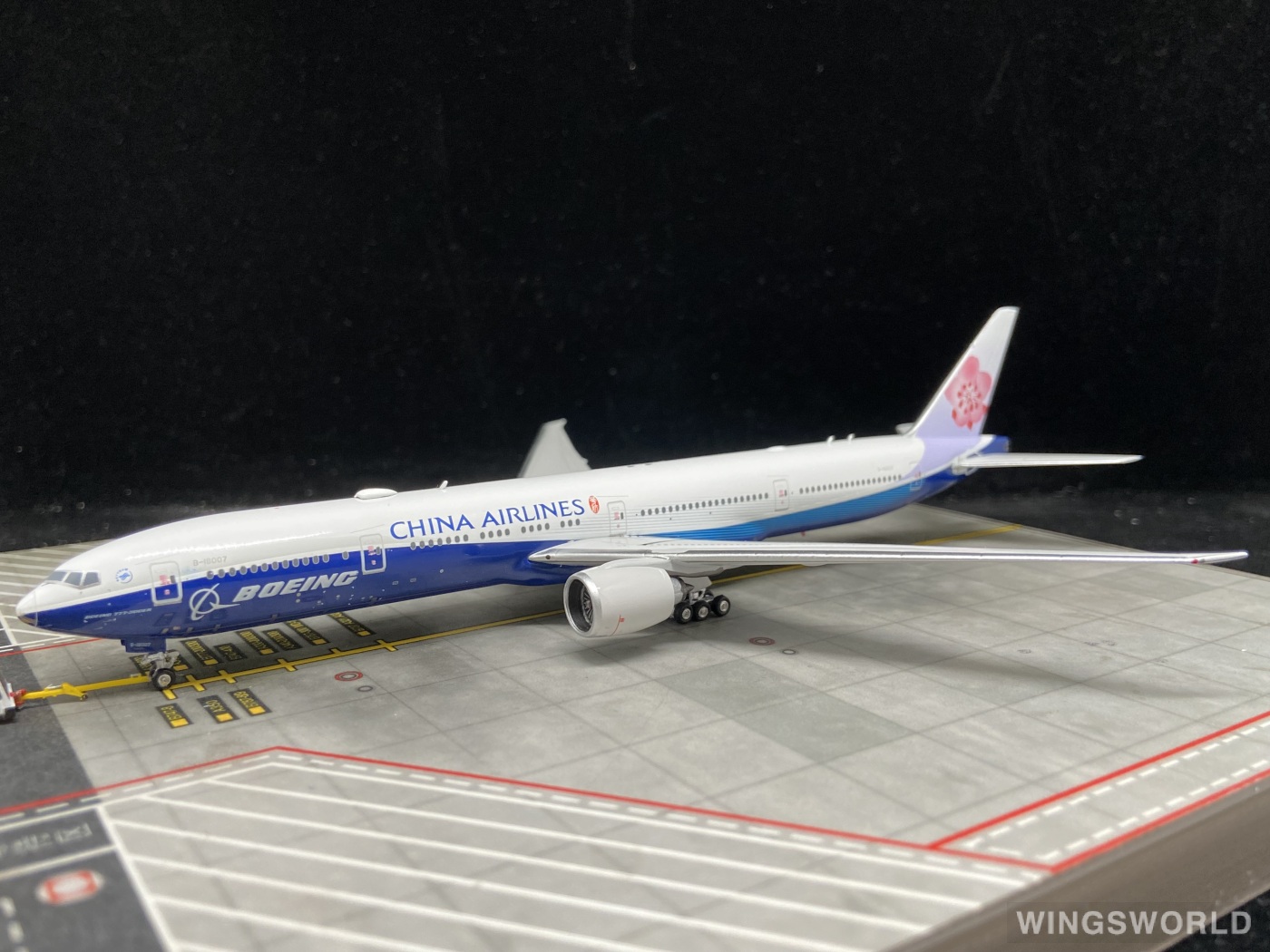 Phoenix 1:400 PH04092 China Airlines 中华航空 Boeing 777-300ER B-18007