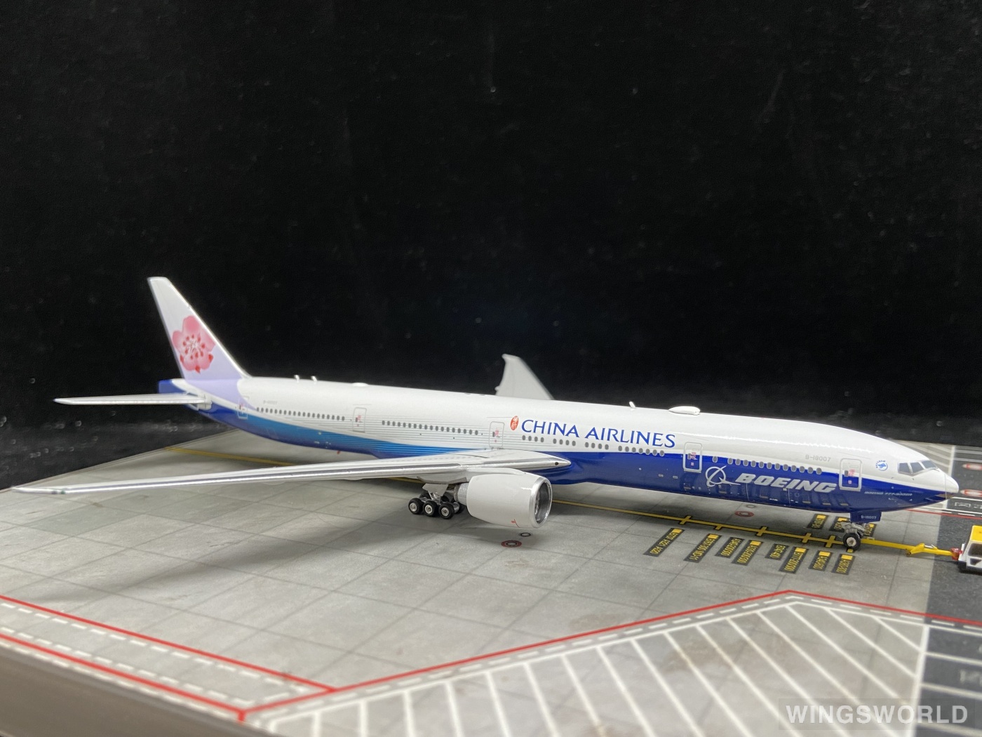 Phoenix 1:400 PH04092 China Airlines 中华航空 Boeing 777-300ER B-18007