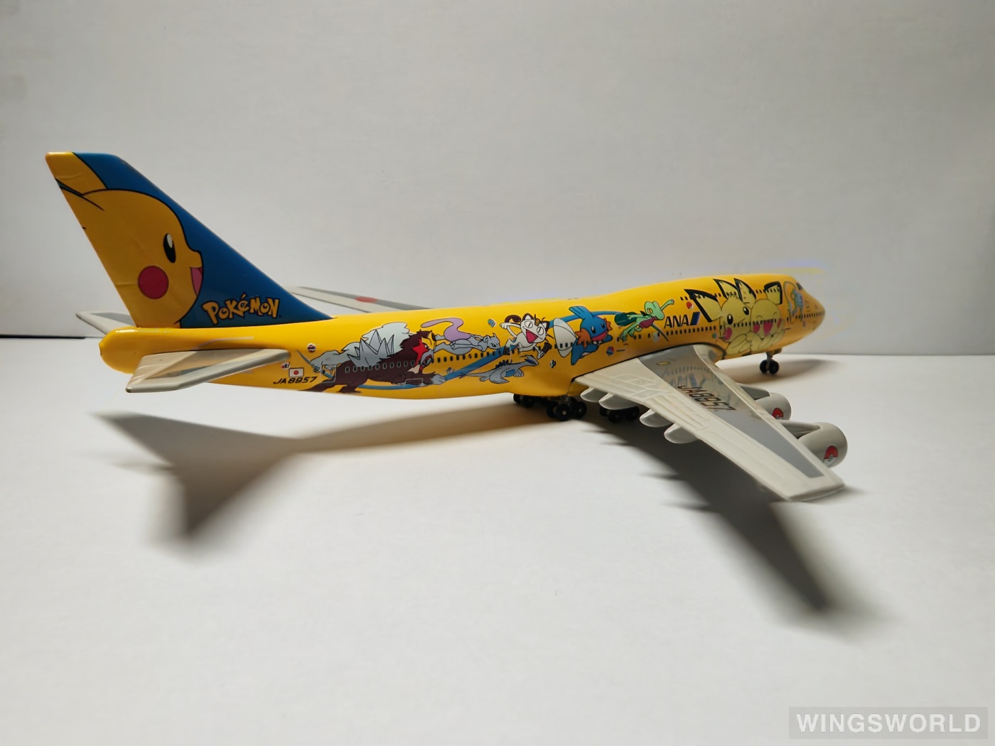 Phoenix 1:400 PH4JA8957 ANA 全日空 Boeing 747-400 JA8957
