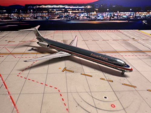 NGmodels 1:400 McDonnell Douglas MD-83 American Airlines