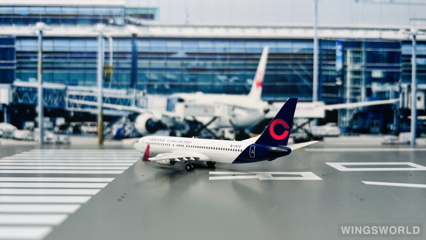 NGmodels 1:400 NG58226 China United Airlines 中国联合航空 Boeing 737-800 B-7372