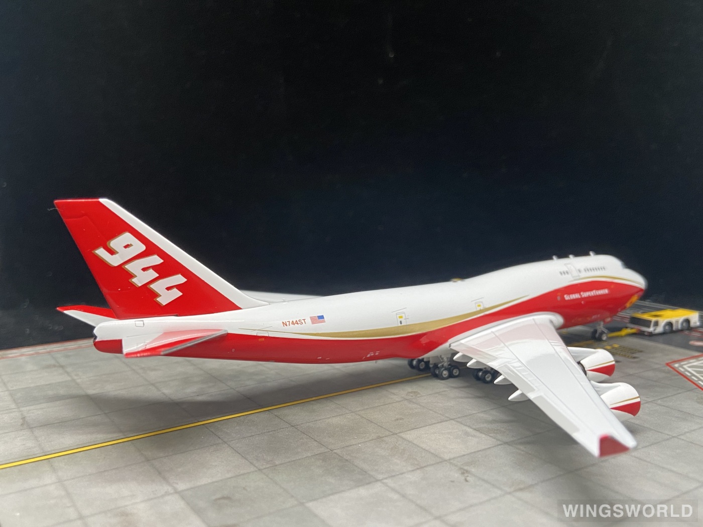 Phoenix 1:400 PH04246 Evergreen International Airlines 长青国际航空 Boeing 747-400 N744ST