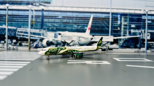 Capital Airlines 首都航空 Airbus A321 B-8107  NG13105 NGmodels 1:400