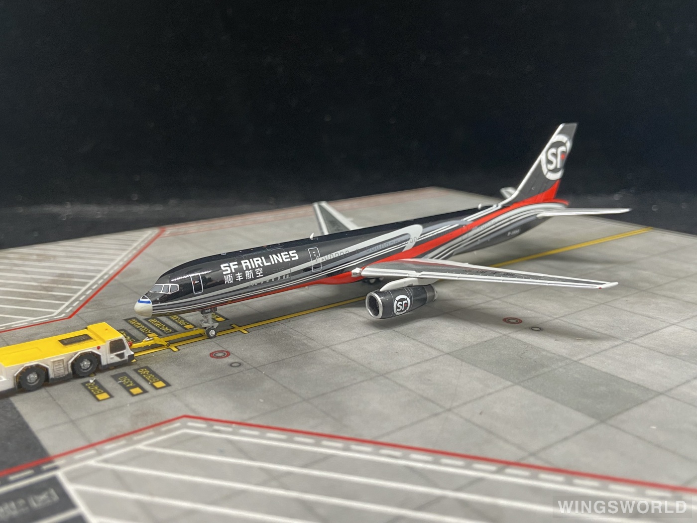 HYJLwings 1:400 HYJL57003 SF Airlines 顺丰航空 Boeing 757-200 B-2899