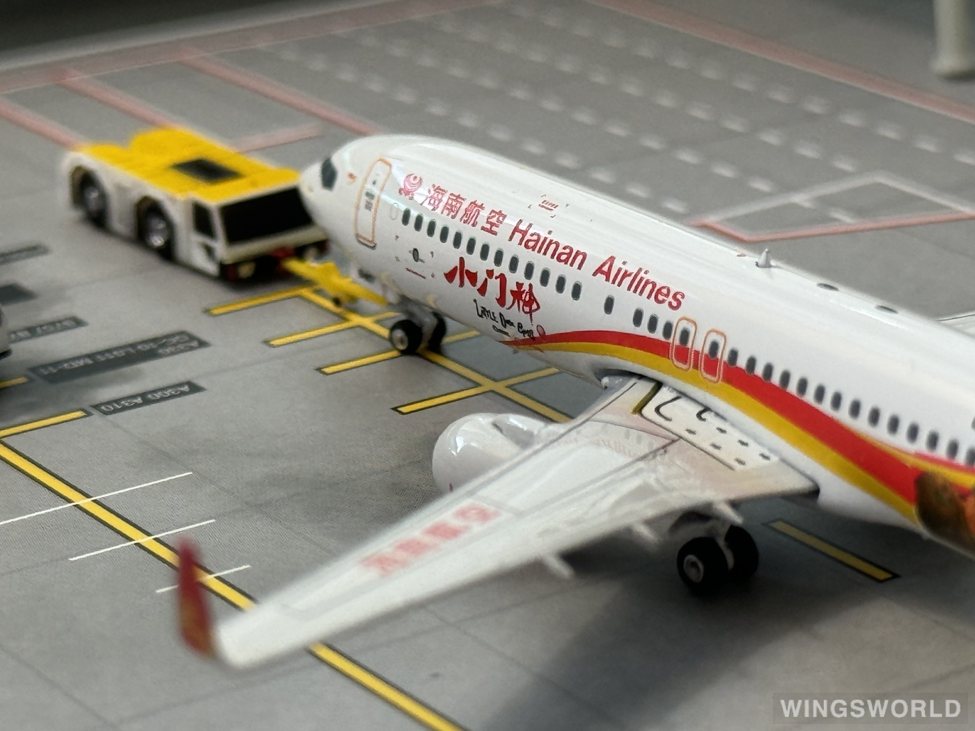 Phoenix 1:400 PH11252 Hainan Airlines 海南航空 Boeing 737-800 B-5467