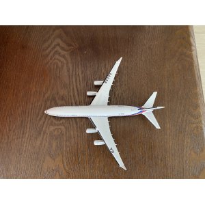 Ilyushin 伊留申 Ilyushin Il-96 RA-96000  PH11892 Phoenix 1:400