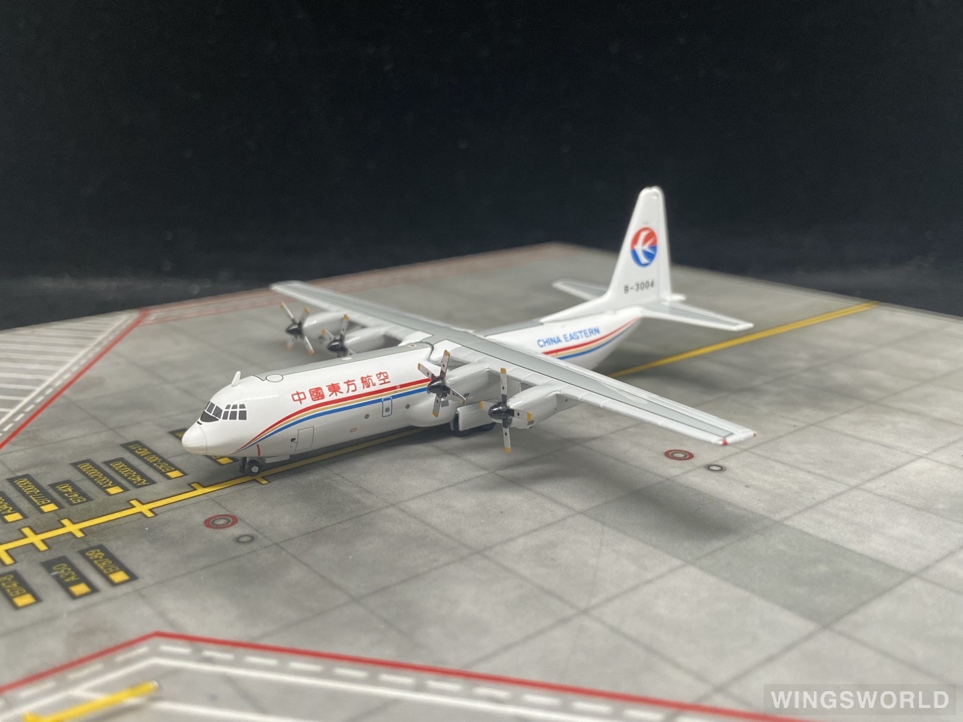 YU MODEL 1:400 YU0017 China Eastern 中国东方航空 Lockheed L-100 Hercules B-3004