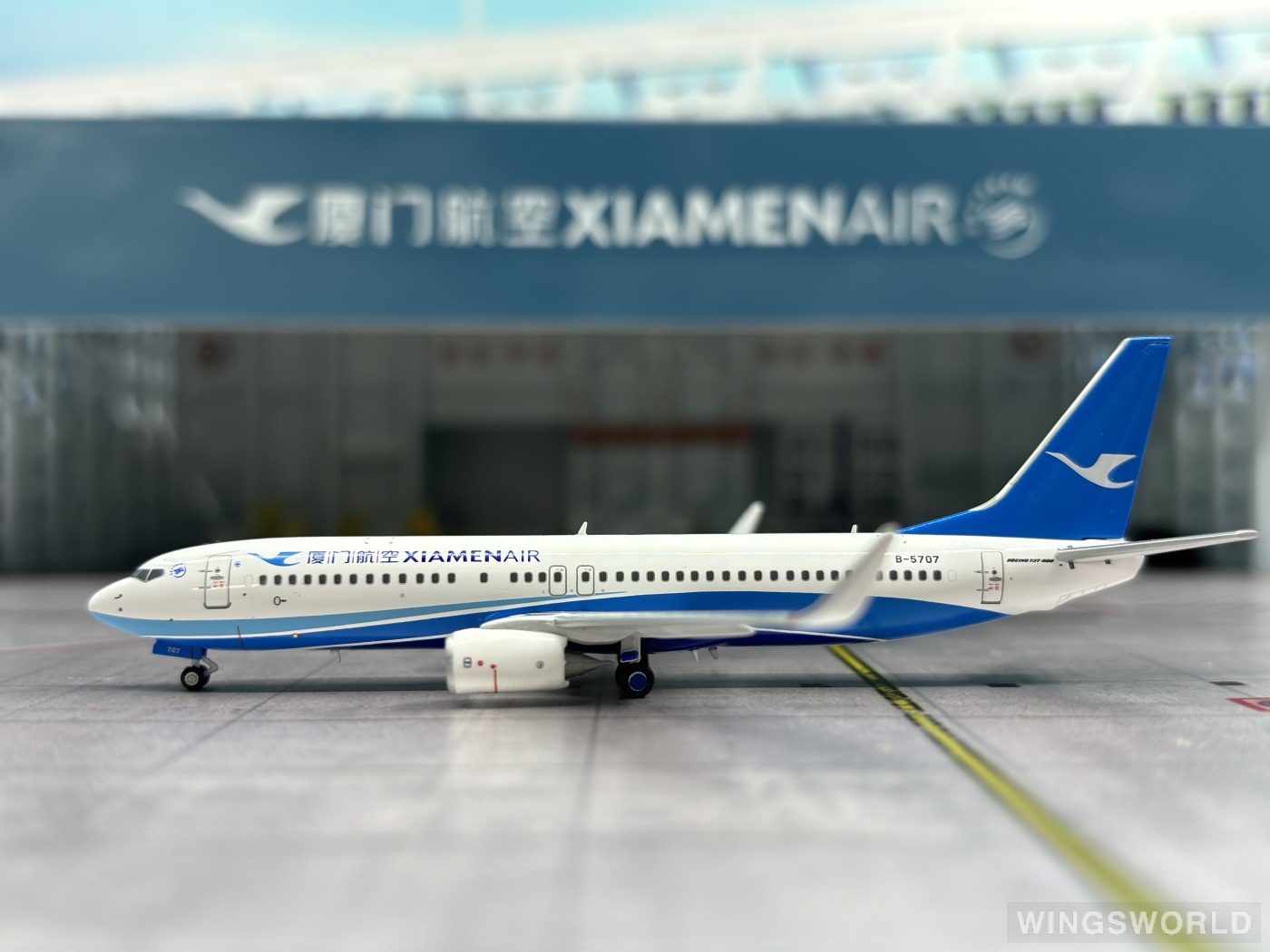 Creating Dreams Wings 1:400 CW24002 XiamenAir 厦门航空 Boeing 737-800 B-5707