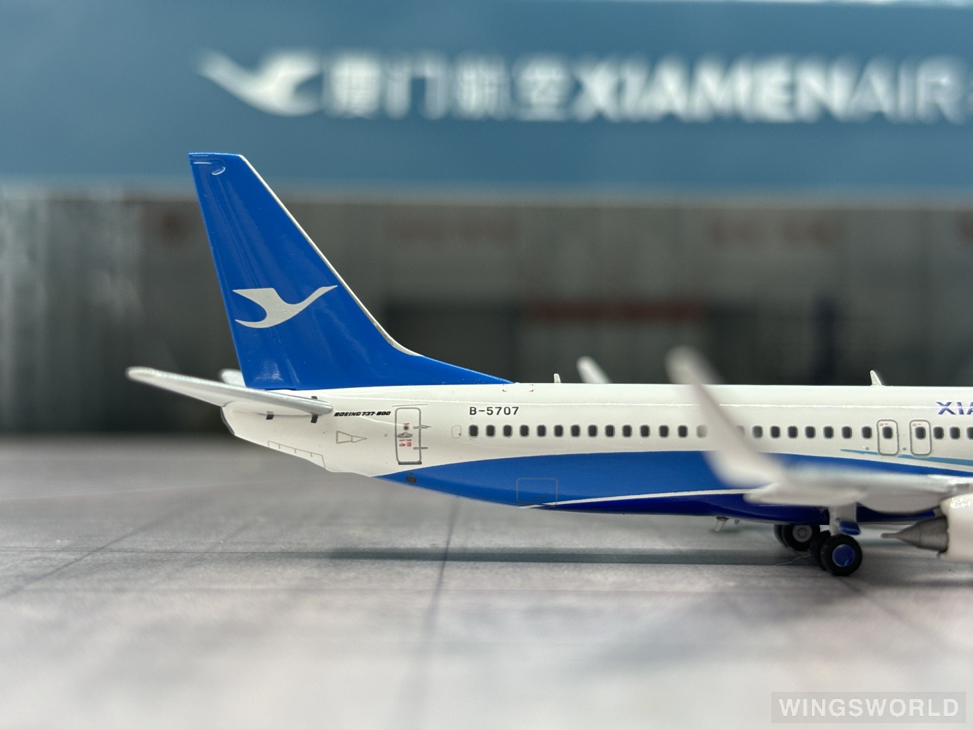 Creating Dreams Wings 1:400 CW24002 XiamenAir 厦门航空 Boeing 737-800 B-5707