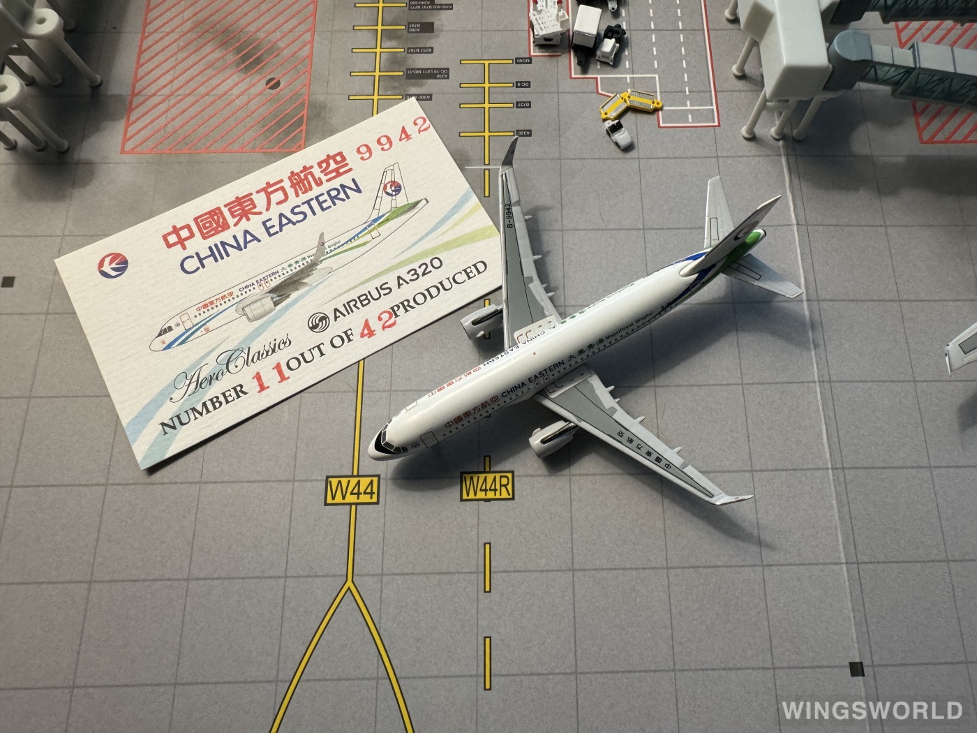 AeroClassics 1:400 ACB9942 China Eastern 中国东方航空 Airbus A320 B-9942