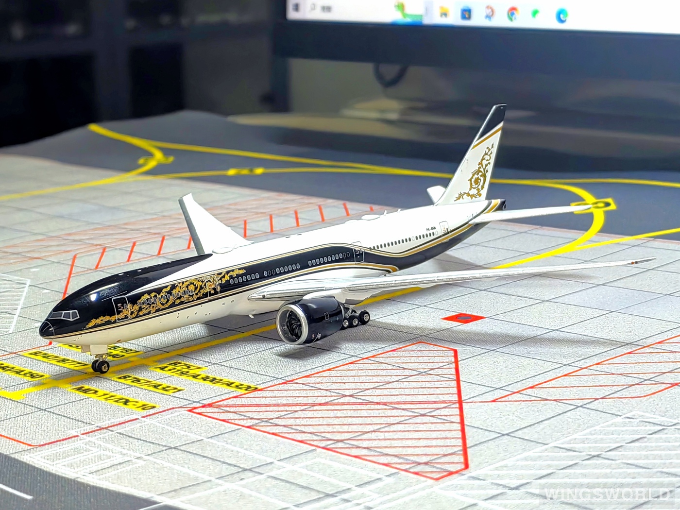 Phoenix 1:400 PH04583 Equatorial Guinea 赤道几内亚政府 Boeing 777-200 P4-SKN