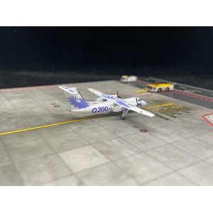 De Havilland Canada 加拿大德哈维兰飞机公司 Bombardier Dash 8-200 C-FBCS  LH4295 JC Wings 1:400
