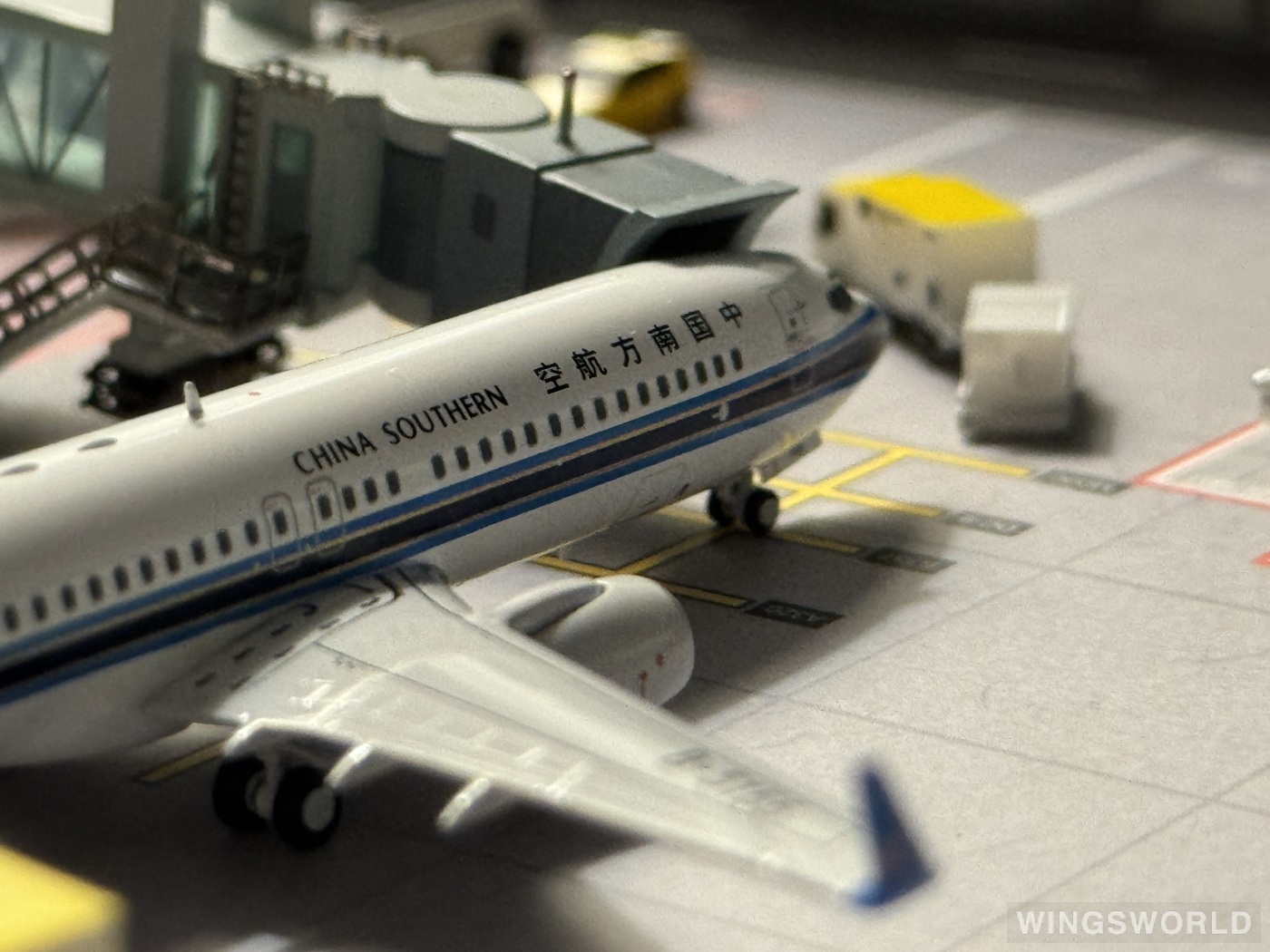 Creating Dreams Wings 1:400 CW24005 China Southern 中国南方航空 Boeing 737-800 B-5155