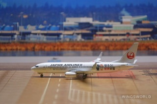 Phoenix 1:400 PH04466 Japan Airlines 日本航空 Boeing 737-800 JA337J