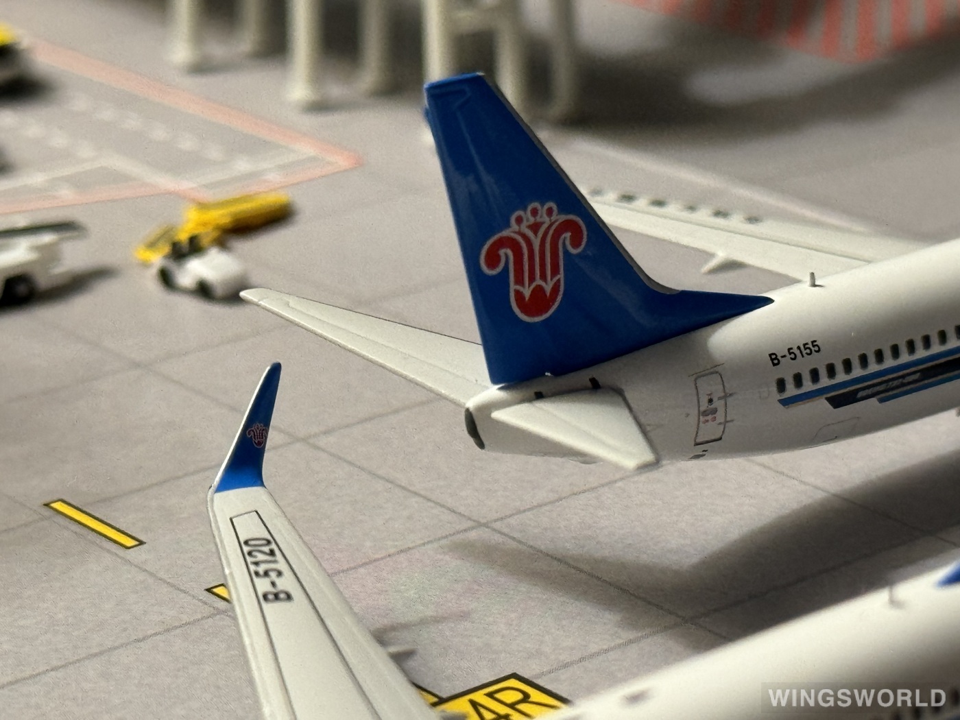 Creating Dreams Wings 1:400 CW24005 China Southern 中国南方航空 Boeing 737-800 B-5155
