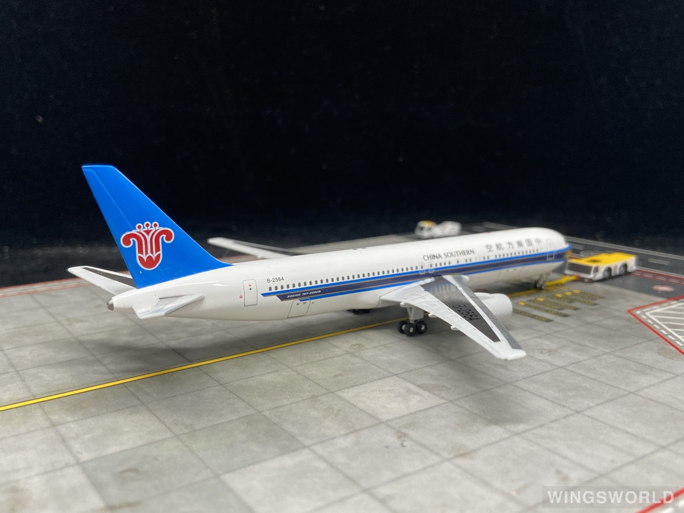AeroClassics 1:400 AC18115 China Southern 中国南方航空 Boeing 767-300 B-2564