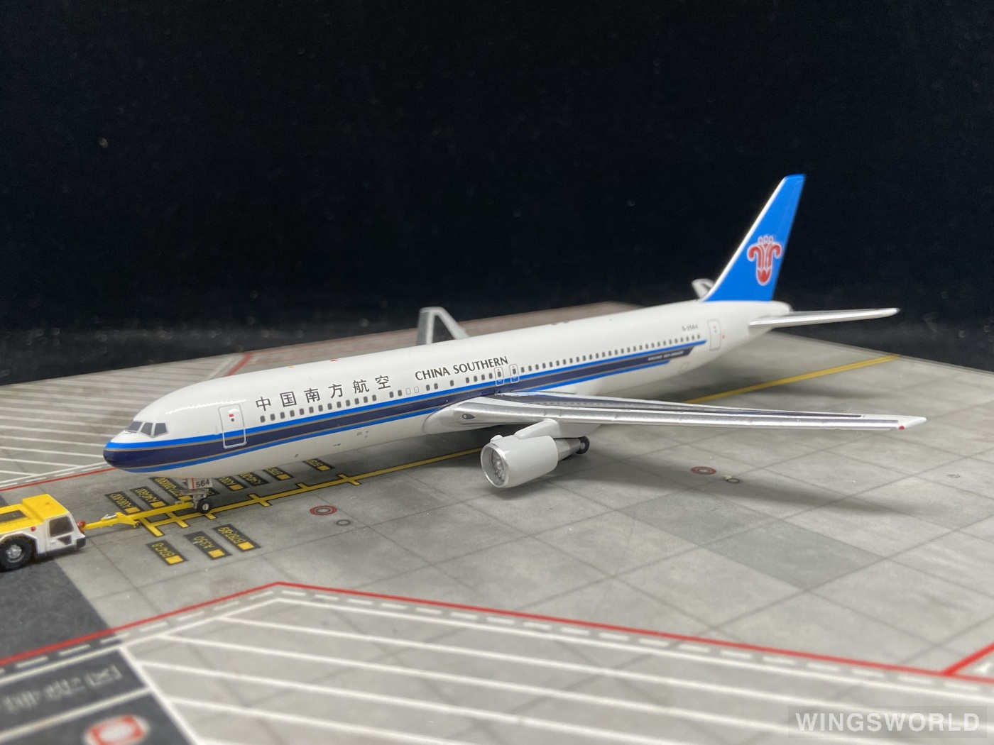 AeroClassics 1:400 AC18115 China Southern 中国南方航空 Boeing 767-300 B-2564