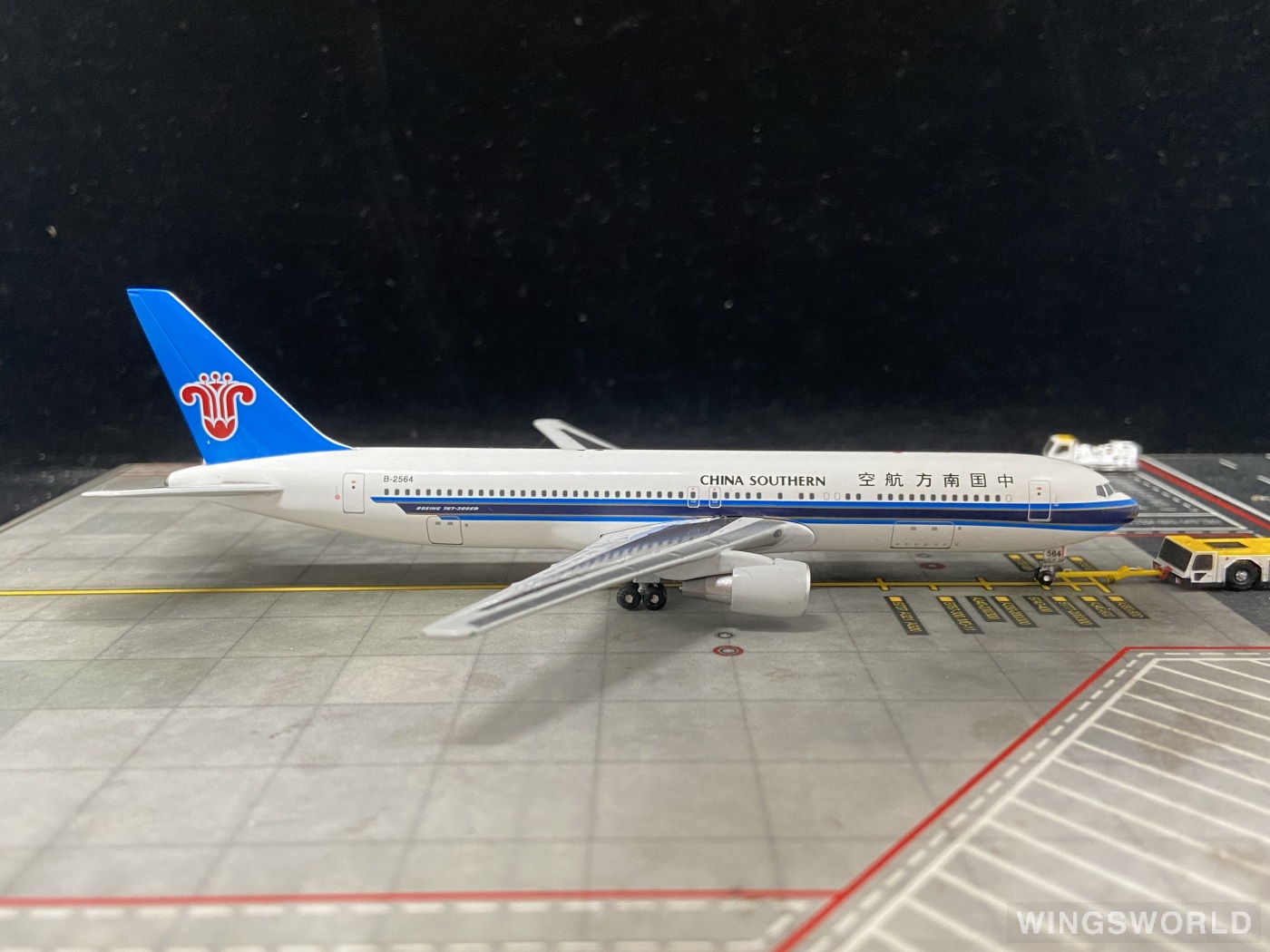 AeroClassics 1:400 AC18115 China Southern 中国南方航空 Boeing 767-300 B-2564