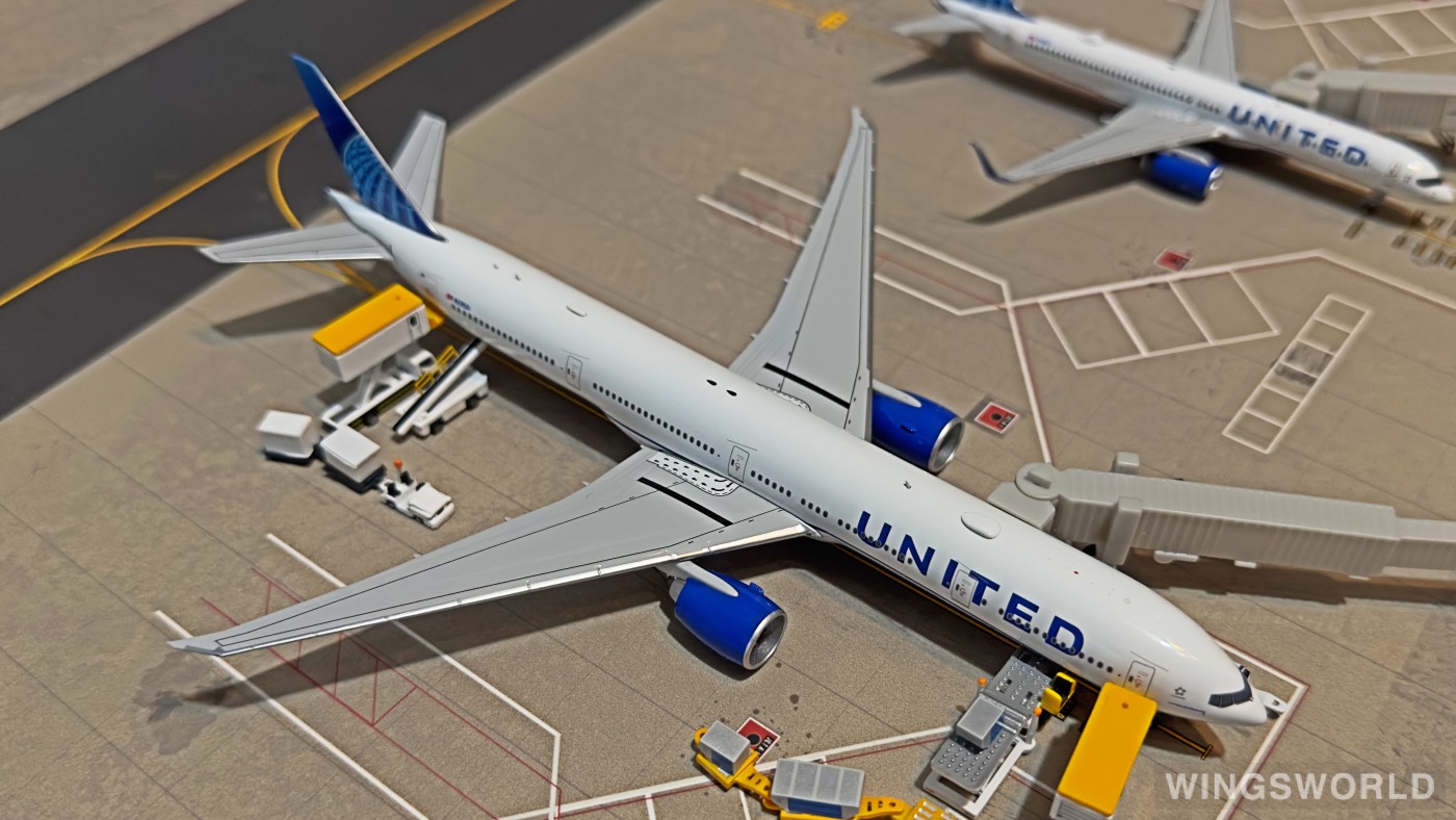 NGmodels 1:400 NG73008 United Airlines 美国联合航空 Boeing 777-300ER N2352U