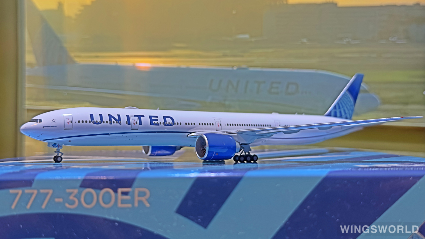 NGmodels 1:400 NG73008 United Airlines 美国联合航空 Boeing 777-300ER N2352U