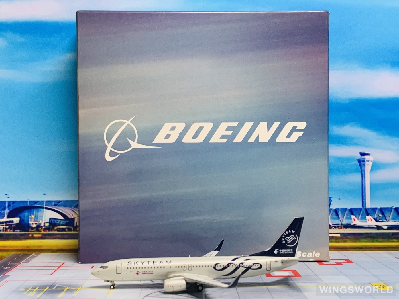 Pandamodel 1:400 202039 China Eastern 中国东方航空 Boeing 737-800 B-1981