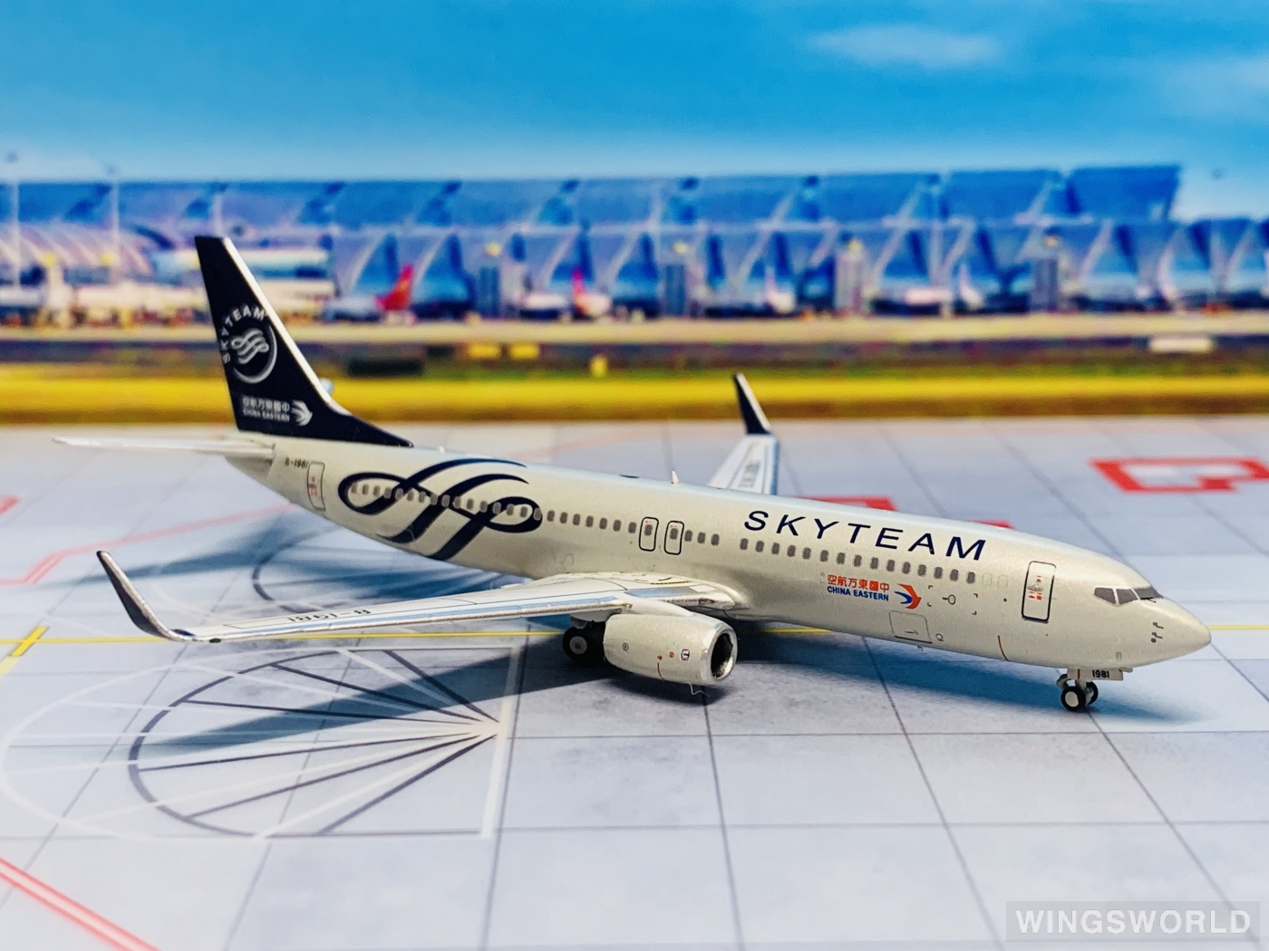 Pandamodel 1:400 202039 China Eastern 中国东方航空 Boeing 737-800 B-1981