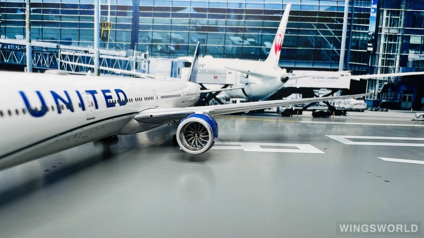 Phoenix 1:400 PH04550 United Airlines 美国联合航空 Boeing 777-300ER N2749U