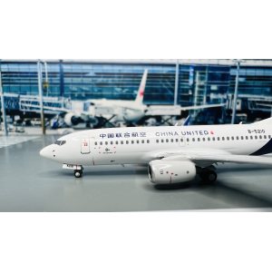 China United Airlines 中国联合航空 Boeing 737-700 B-5210  NG77049 NGmodels 1:400