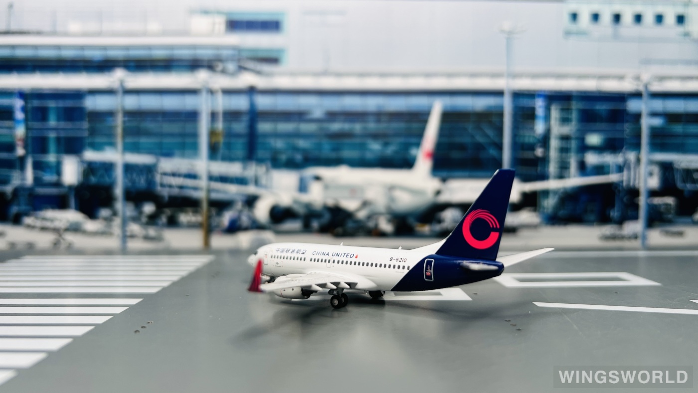 NGmodels 1:400 NG77049 China United Airlines 中国联合航空 Boeing 737-700 B-5210