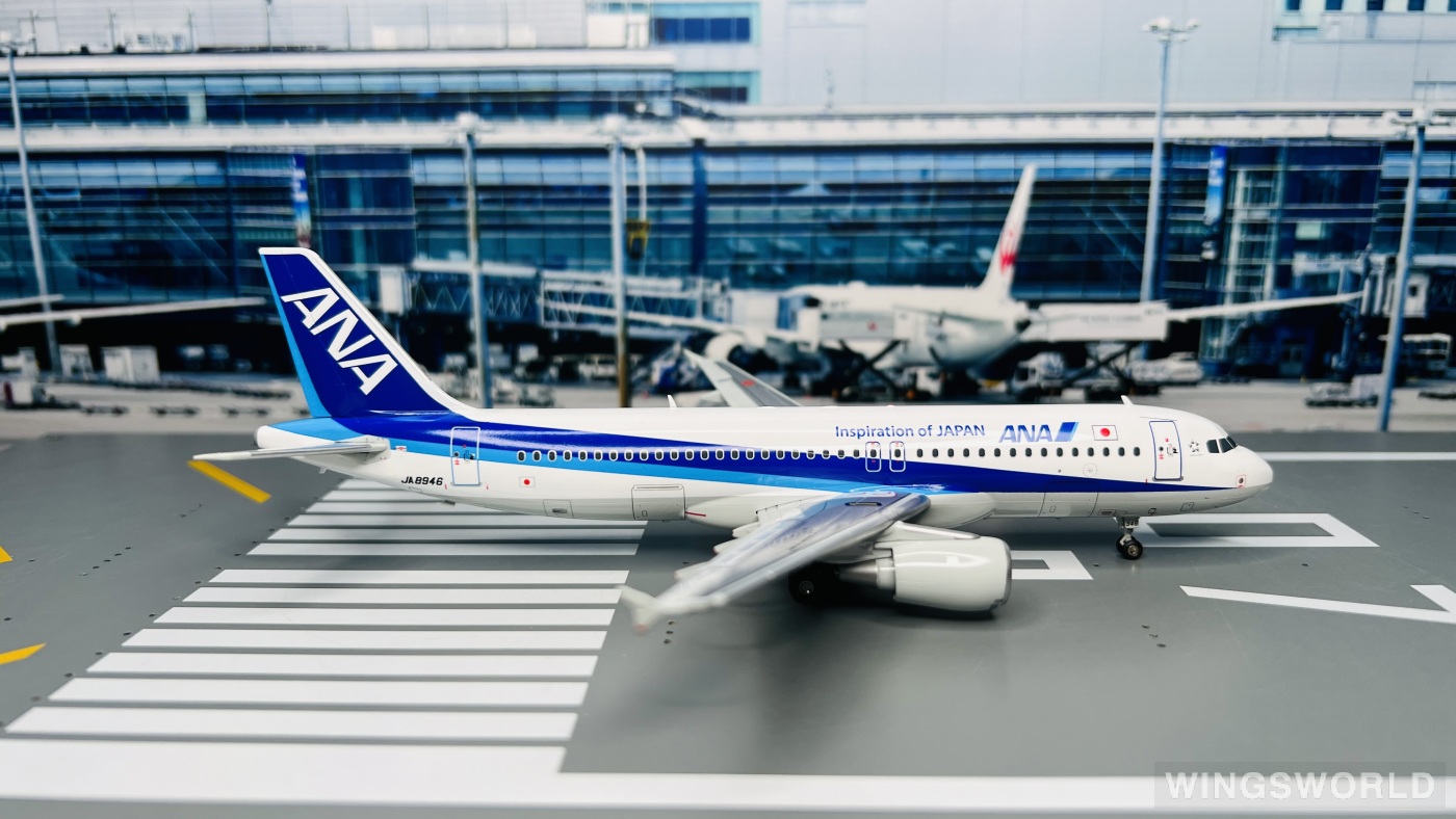 JCWings ANA AIRBUS A320 JA8946 1/200 新品 1/200 A320-200 ANA IOJロゴ入り JA8946 木製台座スタンド付属