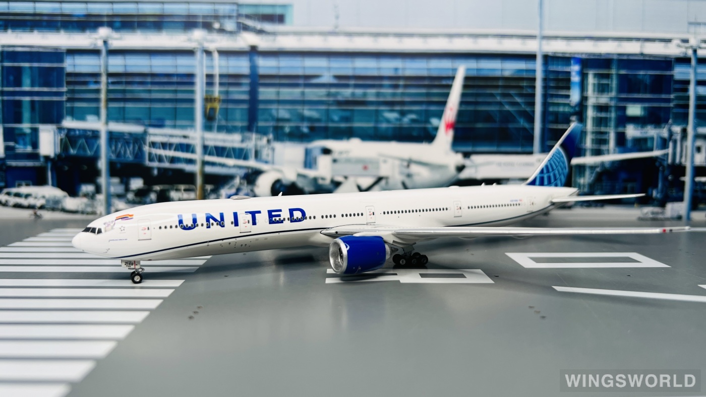 Phoenix 1:400 PH04550 United Airlines 美国联合航空 Boeing 777-300ER N2749U