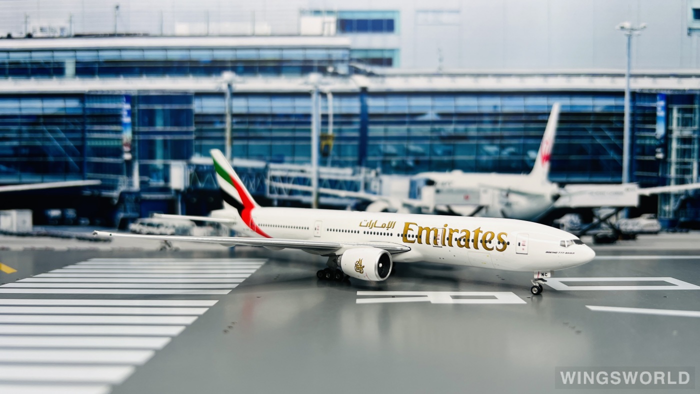 Phoenix 1:400 PH10384 Emirates 阿联酋航空 Boeing 777-200 A6-EWC