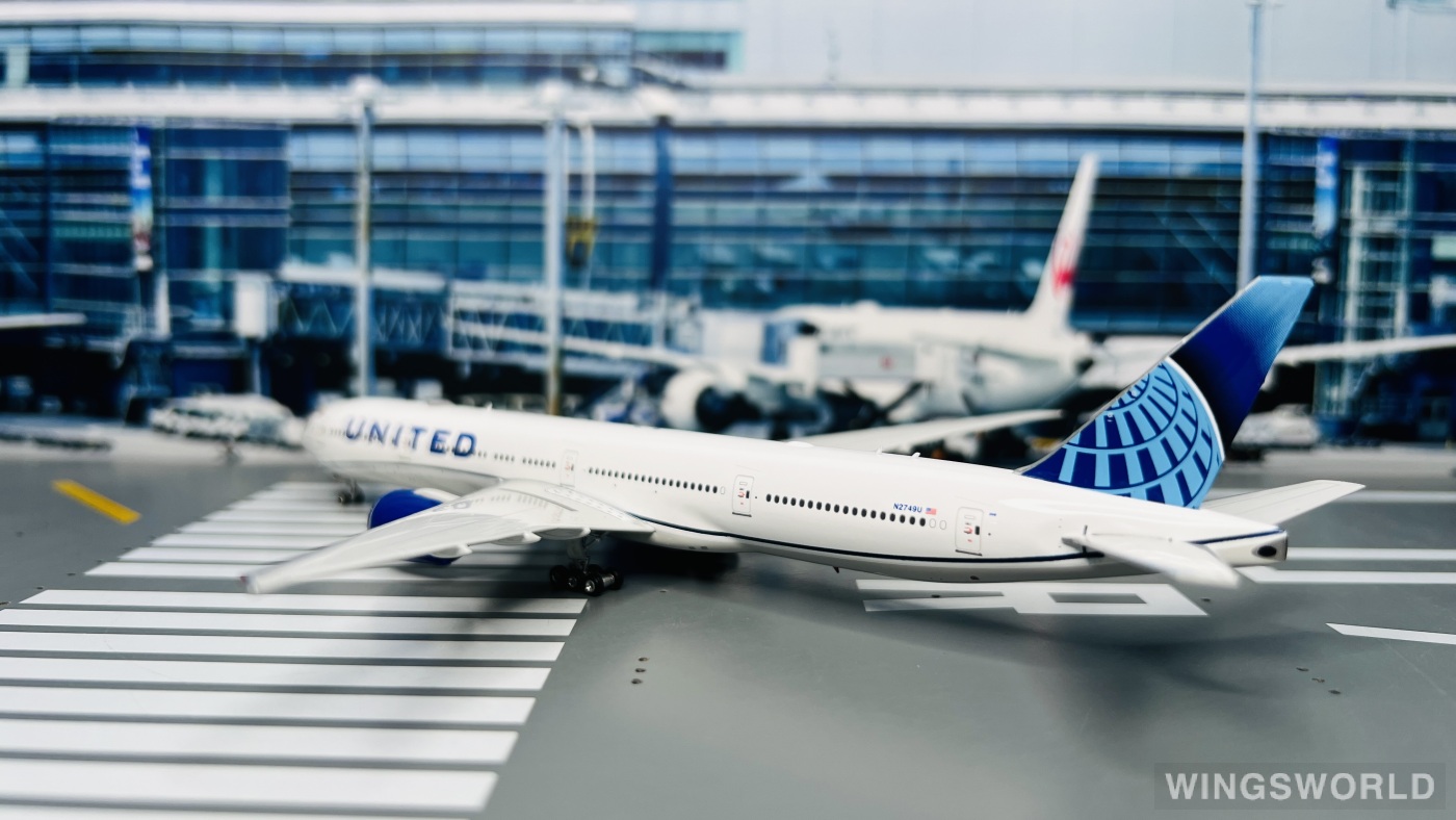 Phoenix 1:400 PH04550 United Airlines 美国联合航空 Boeing 777-300ER N2749U