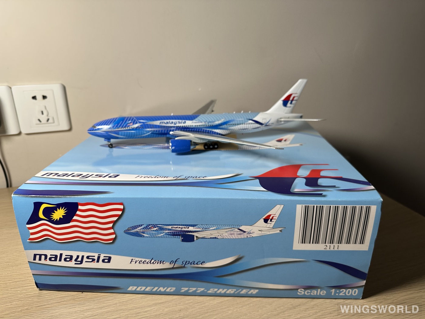 JC Wings 1/200 マレーシア航空 B777-200ER 9M-MRQ JC Wings 1/200 マレーシア航空 B777-200ER 9M-MRQ - メルカリ