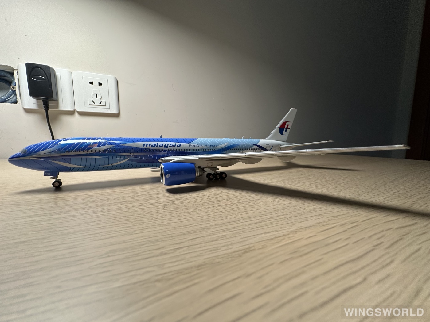 JC Wings 1:200 JC2111 Malaysia Airlines 马来西亚航空 Boeing 777-200ER 9M-MRD