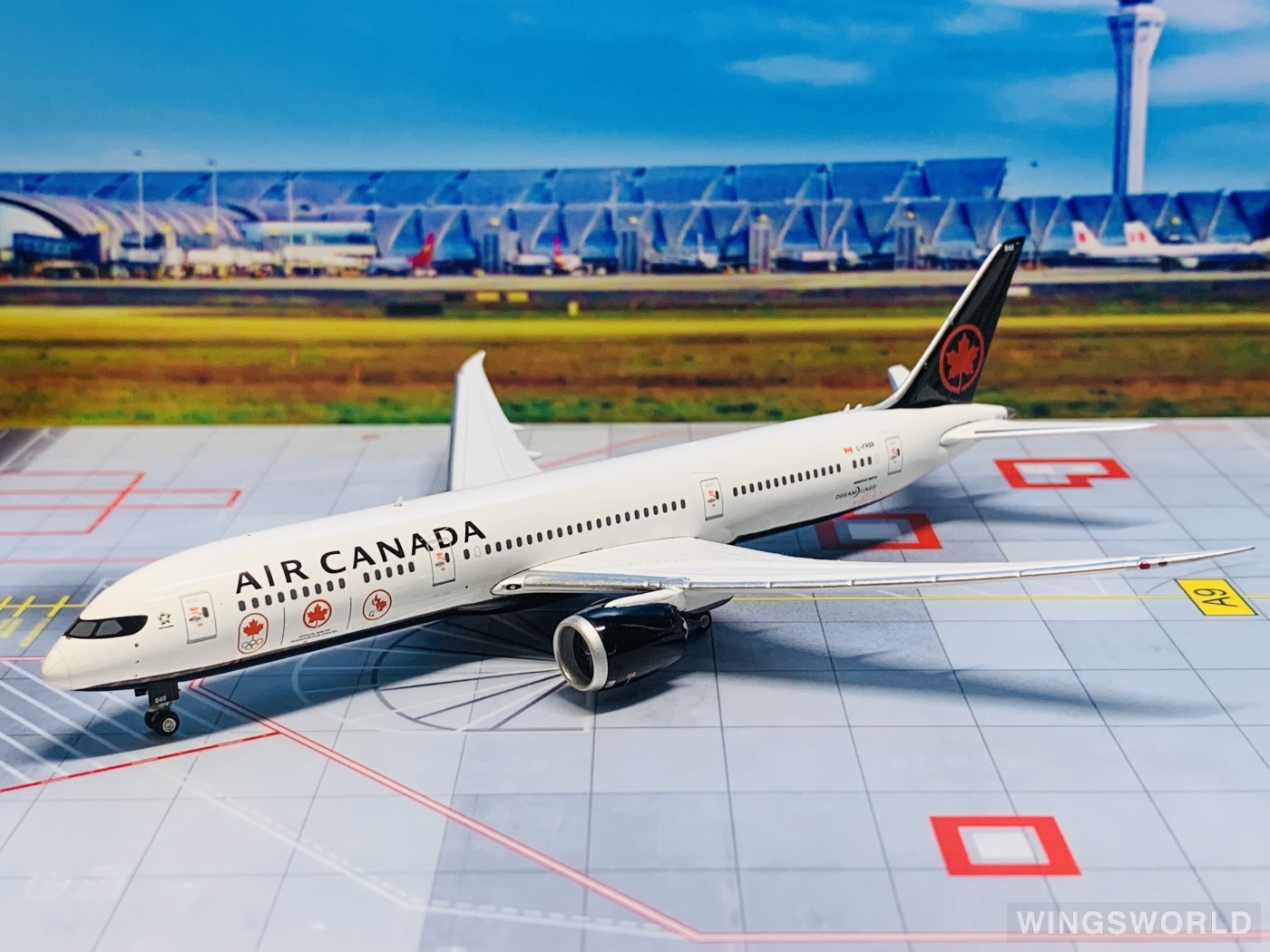 Phoenix 1:400 PH04186 Air Canada 加拿大航空 Boeing 787-9 C-FRSR