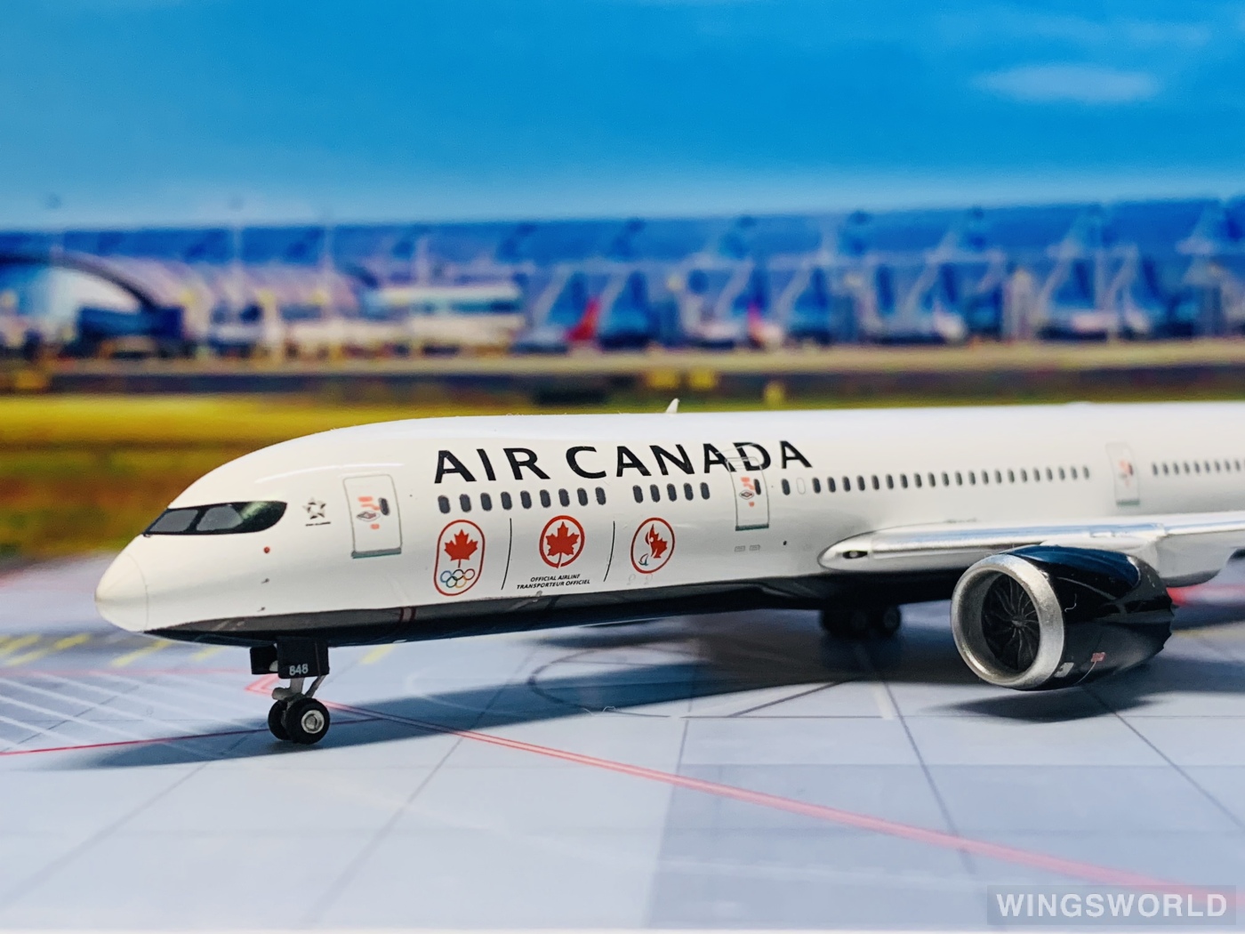 Phoenix 1:400 PH04186 Air Canada 加拿大航空 Boeing 787-9 C-FRSR